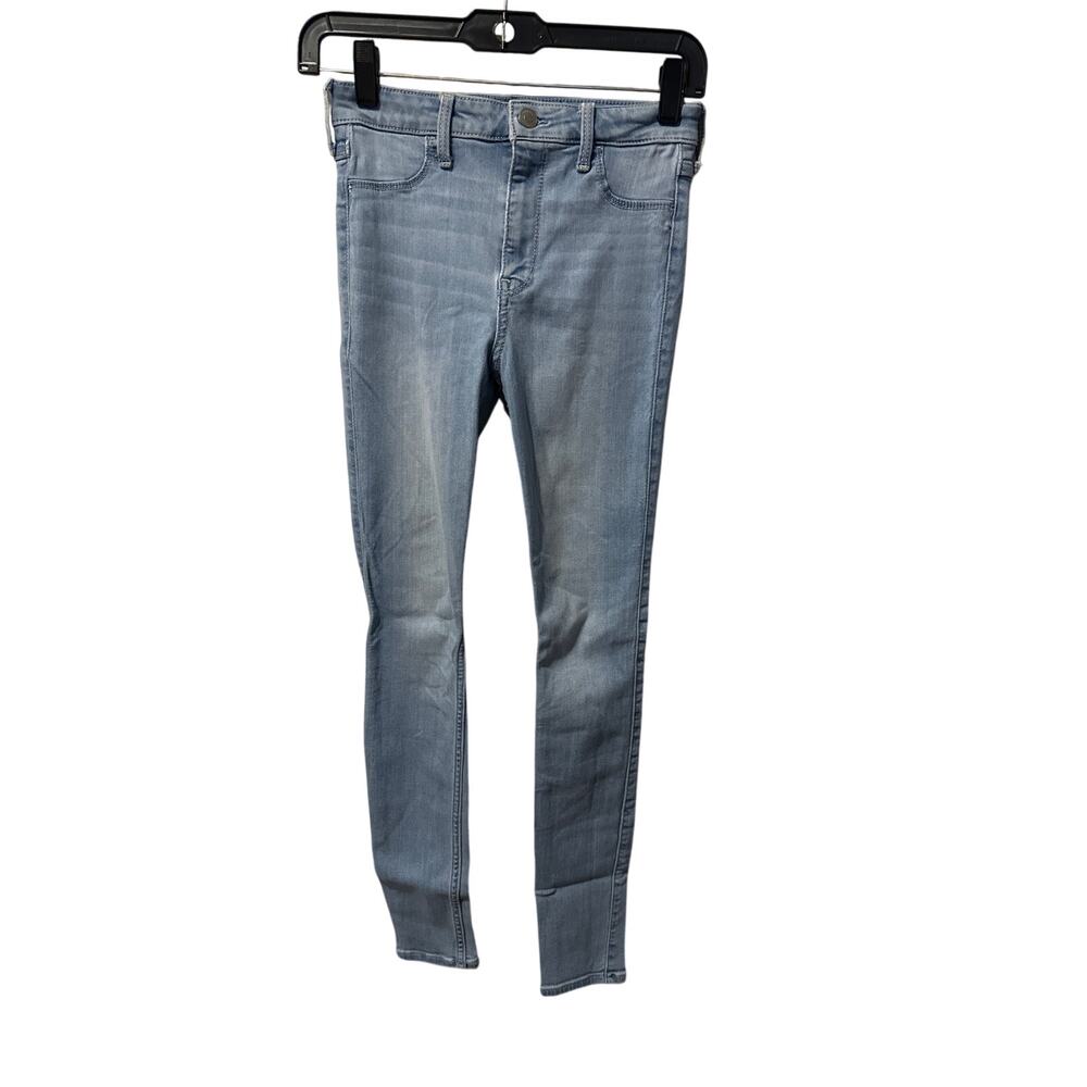 ⭐️ Women’s Hollister High Rise Light Wash Jeggings. Size 5R
